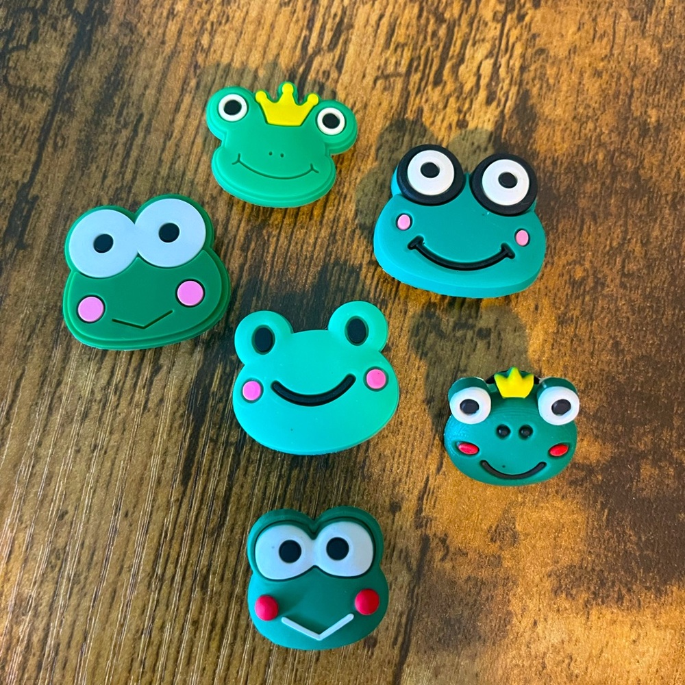 Frog prince princess croc charms- 6 pcs